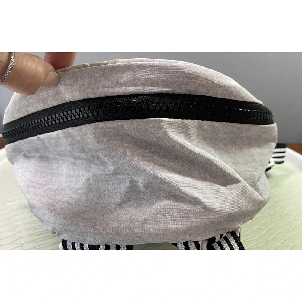 Adidas‎ Core Mini Backpack White Jersey Black Travel Pouch Unisex 9.5x 9 X5